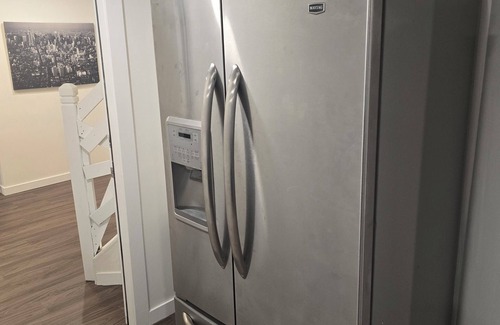 Chestermere Apartamento | Cozy 2-Bedroom Suite: 5 Minutes Walk To Chestermere Lake