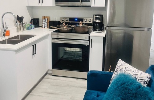 Northwest Edmonton Casa | Cozy 2-bedroom Suite Close To West Edmonton Mall