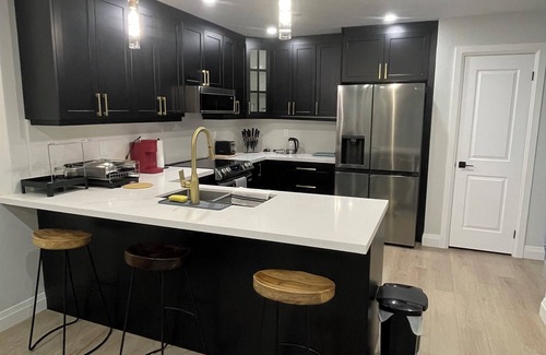 Cannifton Casa | Cozy 2-bedroom townhome in amazing Belleville with AC, WiFi