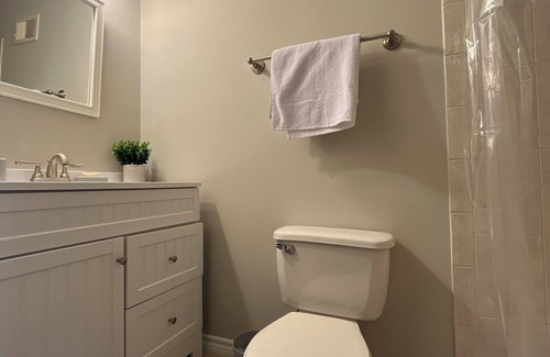 Downtown Baltimore Casa | Cozy 2-bedroom townhome in charming Baltimore with AC, fitness room, WiFi