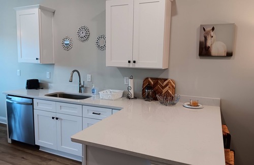 Cleveland Casa | Cozy 2-bedroom townhome near shopping, churches, and the outdoors