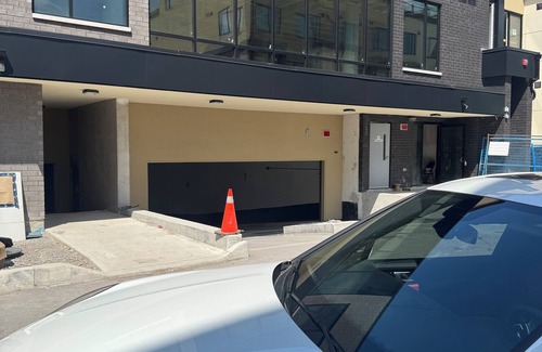 Victoria Village Casa | Cozy 2 Bedroom townhome in Toronto!
