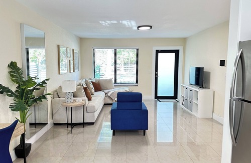 Wynwood Art District Casa | Cozy 2-bedroom townhome in fantastic Miami Wynwood/Design District with WiFi, AC
