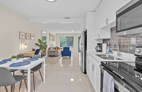 Wynwood Art District Casa | Cozy 2-bedroom townhome in fantastic Miami Wynwood/Design District with WiFi, AC