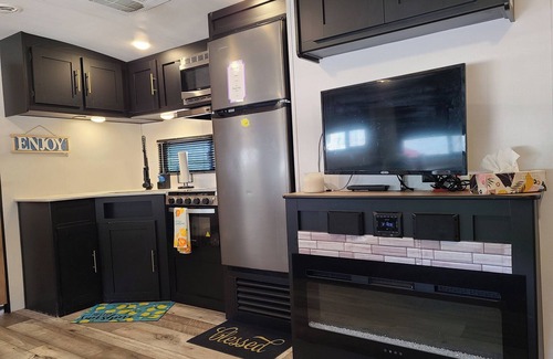 Castroville Casa | Cozy 2-bedroom Travel Trailer in Castroville, walking distance to the river.