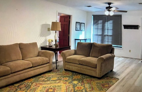 College Station Apartamento | Cozy 2-bedroom in College Station minutes from campus!