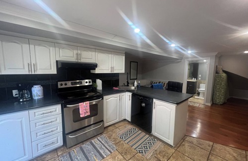 Brampton Apartamento | Cozy 2 bedroom walkout paradise