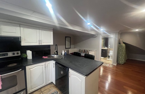 Brampton Apartamento | Cozy 2 bedroom walkout paradise