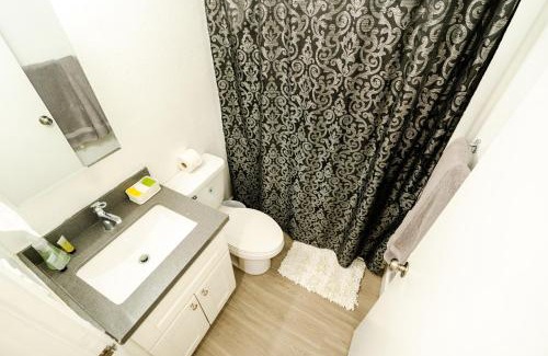 Wilshire Apartamento | Cozy 2-Bedroom with 1-Bathroom Ideal for Small group in Koretown