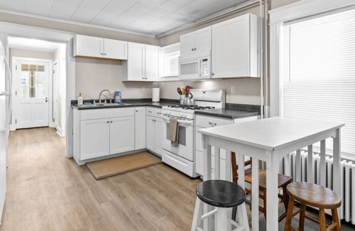 Winooski Apartamento | Cozy 2 Bedroom with Parking!
