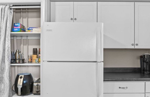 Winooski Apartamento | Cozy 2 Bedroom with Parking!