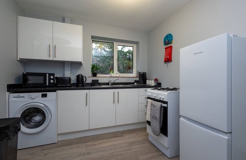 Woking Casa | Cozy 2 bedroom with parking