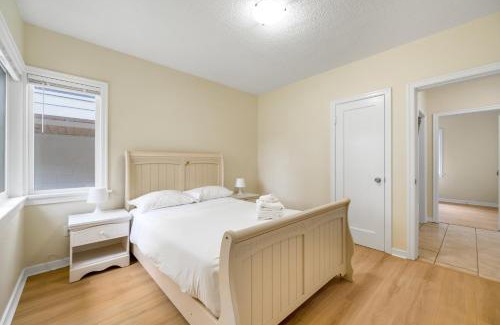 Fraserview Villa | Cozy 2-Bedrooms House in Vancouver