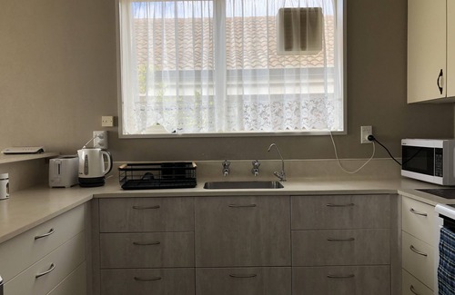 Oamaru Casa | Cozy 2 Bedrooms Lavender Garden House at Oamaru, sweet as home!