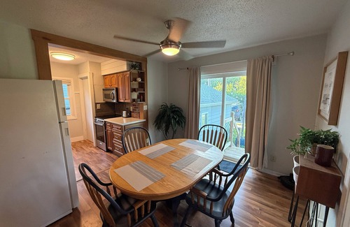 Ames Casa | Cozy 2-bedroom house near Jack Trice Stadium in Ames