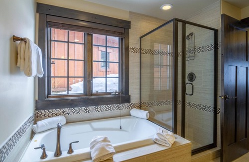Tamarack Resort Cabaña | Cozy Cottage at Tamarack Resort