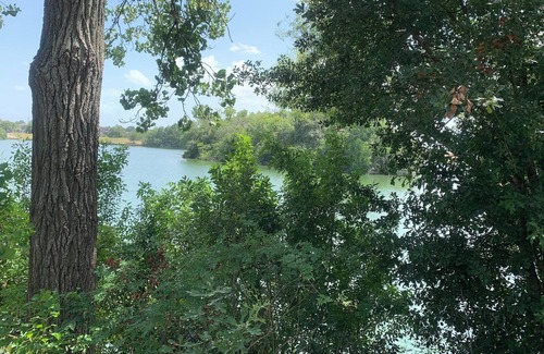 Southbelt/Ellington Apartamento | Cozy 2 King Bed/ 2 Bath w/ Lake Access! Downtown 20 Mins Away! Stores Nearby!