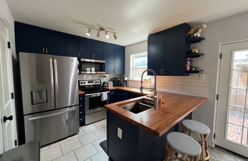 University Hills Casa | Cozy 2BD Dog-Friendly Townhome – Great July Rates!