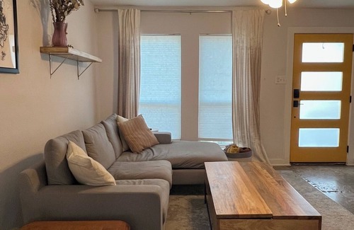University Hills Casa | Cozy 2BD Dog-Friendly Townhome – Great July Rates!