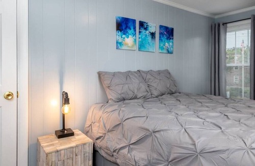 Southern Coast Apartamento | Cozy 2BD | Sleeps 6 | Only 5 Miles To Beaches