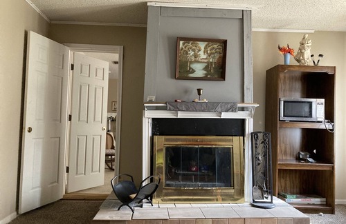 Wichita Falls Casa | Cozy 2Bed 1bath home w/fireplace. Bed&Breakfast.Sleeps 3. Close to MSU/SAFB/MPEC