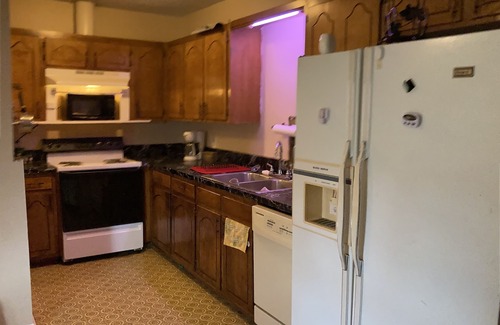 Wichita Falls Casa | Cozy 2Bed 1bath home w/fireplace. Bed&Breakfast.Sleeps 3. Close to MSU/SAFB/MPEC