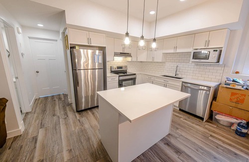 Grande Prairie Casa | Cozy 2bedroom apartment on a corner lot close to restaurants and shopping center