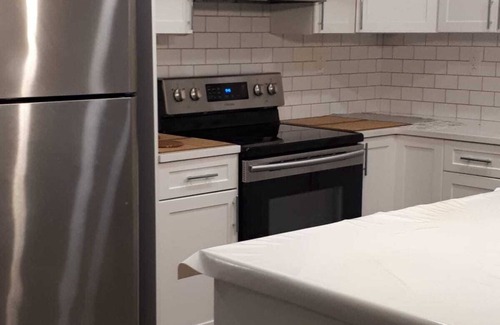 Grande Prairie Casa | Cozy 2bedroom apartment on a corner lot close to restaurants and shopping center