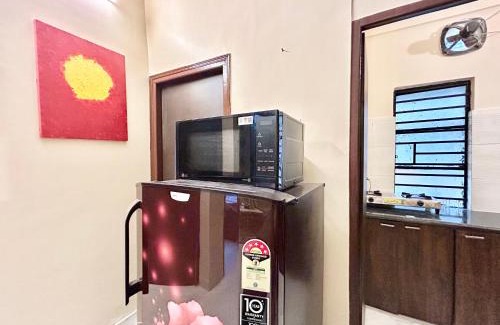 Kolkata Apartamento | Cozy 2BHK Apt near Ruby Hospital & EM Bypass