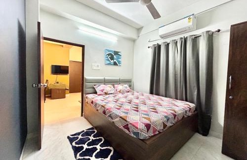Kolkata Apartamento | Cozy 2BHK Apt near Ruby Hospital & EM Bypass