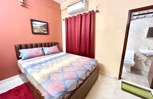 Kolkata Apartamento | Cozy 2BHK Apt near Ruby Hospital & EM Bypass