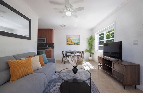 South Middle River Casa | Cozy 2BR/1Bath Oasis Near Las Olas with Backyard