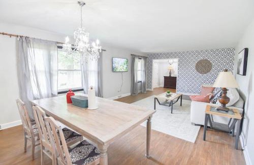 Bowling Green Casa | Cozy 2BR 2BA 5 min to lake 20 min to downtown CLT
