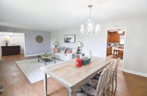 Bowling Green Casa | Cozy 2BR 2BA 5 min to lake 20 min to downtown CLT