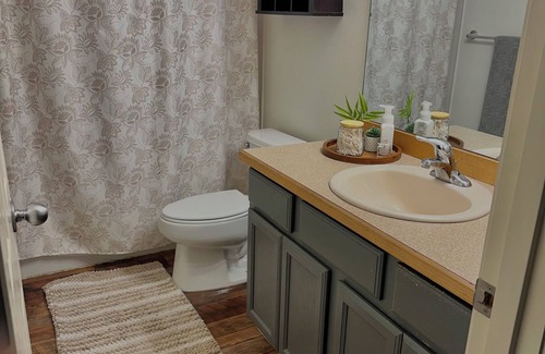 Bayshore - Klatt Condominio | Cozy 2BR/2BA Condo in Anchorage Full Kitchen + Dishware Great Location!