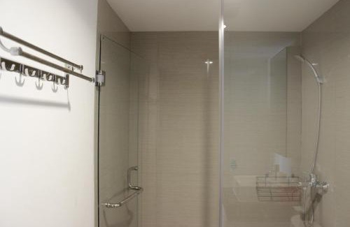 Braga Apartamento | Cozy 2BR Apartment at Tamansari Tera Residence near BIP By Travelio