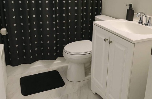 North Park Apartamento | Cozy 2BR Apt near Parks & Shops