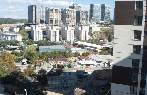 Uludag Apartamento | Cozy 2BR Apt Near Vialand Mall with Nespresso