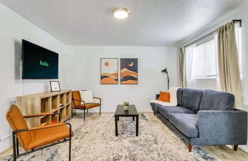 Sugar House Apartamento | Cozy 2BR Apt w Parking near Downtown SLC