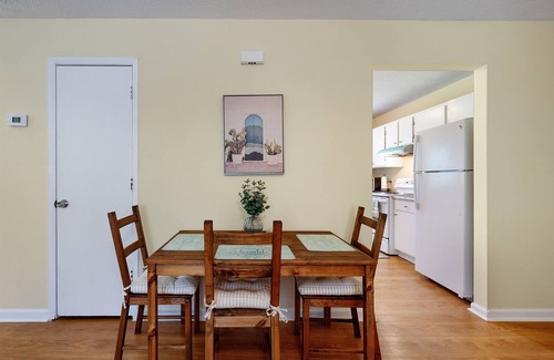 Calhoun Casa | Cozy 2BR Apt with Amenities for Working Guests