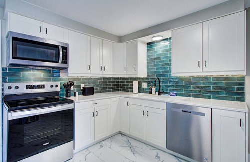 North Canton Apartamento | Cozy 2BR | Central North Canton w/ Garage