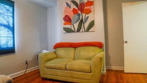 Near East Columbus Casa | Cozy 2BR Condo near Franklin Park and Downtown