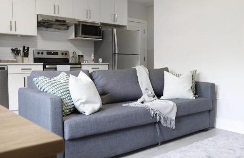 Willoughby Casa | Cozy 2BR for Family & Private Parking & Near Mall
