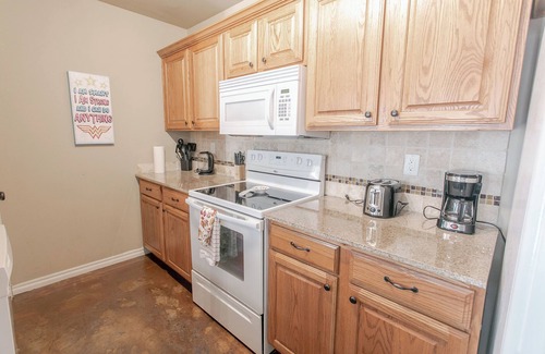 Lawton Casa | Cozy 2BR Home near Fort Still and Hospitals
