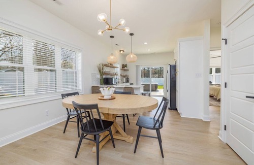 Littleton Casa | Cozy 2BR, Hot tub, Wi-Fi, Pet Friendly, Firepit