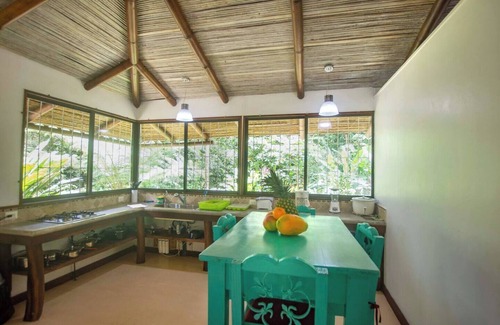 Manzanillo Casa | Cozy 2BR House - Near Manzanillo Beach