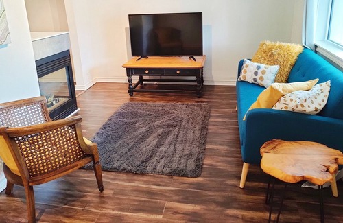 Belleville Casa | Cozy 2BR House With Cabin Feel Short Walk To Downtown Near Prince Edward County