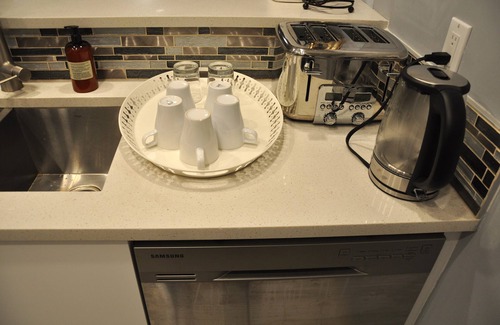 Richmond City Centre Apartamento | Cozy 2BR in downtown Richmond/Free PKG/Cozy two bedrooms across Richmond Centre