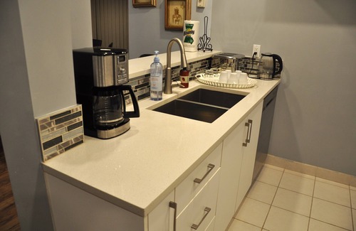 Richmond City Centre Apartamento | Cozy 2BR in downtown Richmond/Free PKG/Cozy two bedrooms across Richmond Centre