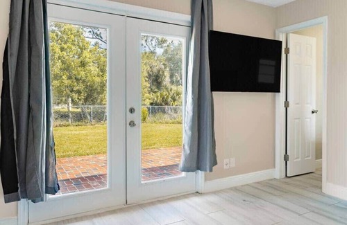 Highlands Casa | Cozy 2BR | King Beds | Parking | Near Attractions
